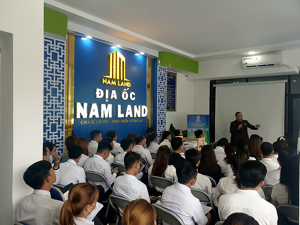 Buổi đào tạo chuyên viên kinh doanh mới - Cty Nam Land